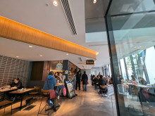 徒歩1分のタリーズコ