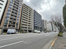 ロリエ市ヶ谷ビル前面