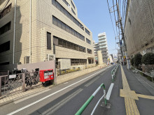 安念ビル前面通り