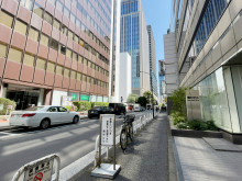 磯村ビル前面の通り