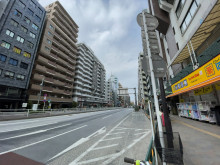 プラザ新大樹本館前面