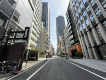 CHビル前面の通り