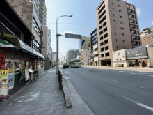 クオン四条柏屋町前面の通り