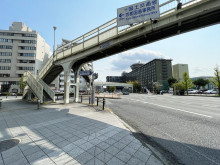 YMビル前面の通り