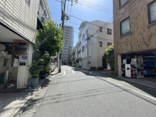 宮川ビル前面の通り