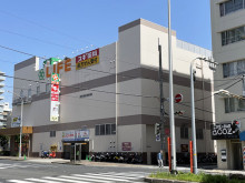 近くのライフ神戸駅前店
