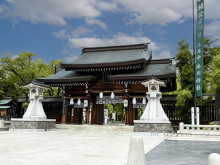 徒歩1分の湊川神社