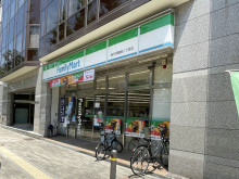 付近のファミリーマー