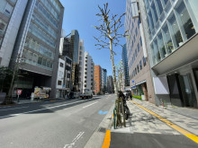 近鉄新宿御苑ビル前面