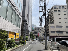 西崎ビル前面の通り