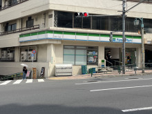 徒歩1分のファミリーマート 目黒1丁目店