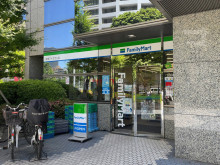 並びのファミリーマー