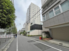 第一小磯ビル前面通り