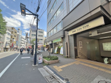 最寄りの「初台駅」