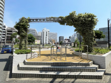 同じ通りにある京橋公