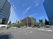 Hi-gs日本橋前面の八重洲通り