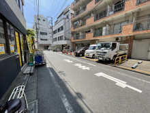 鷲田ビル前面の通り