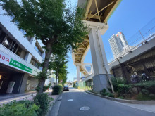 新大阪トヨタビル前面