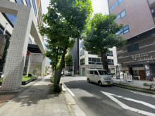 横浜関内地所ビル前面