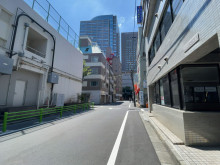 ヤマキドノールビル前