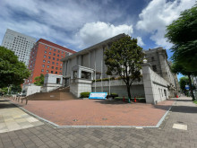 徒歩3分の神奈川県立歴史博物館