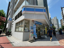 徒歩2分のローソン 