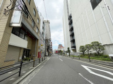 中川ビル前面の通り