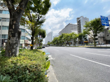 上汐中央ビル前面の通