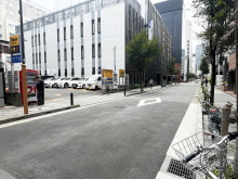 SG日本橋本町ビル前