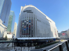 同じ通りにあるヨドバシカメラ マルチメディア梅田