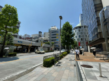 横浜STビル前面の通