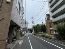 白玉ビル前面の通り