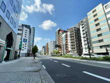 日成建設ビル前面の通