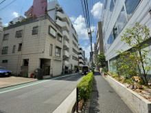 湯島太田ビル前面の通