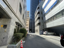 エミナビル前面の通り