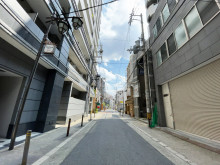 YNビル前面の通り