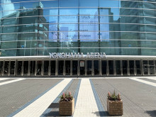 向かいの横浜アリーナ