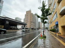 サン経成ビル前面の通