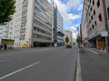 土肥ビル前面の通り