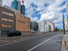 ヨネスコート前面の西