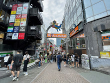 ビル横の竹下通り