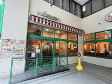 向かいのサイゼリヤ 