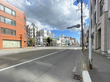 フナコシヤ南1条ビル前面の通り