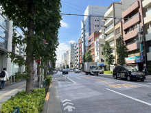 御徒町中央ビル前面の