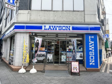 徒歩4分のローソン 