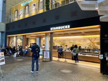 徒歩2分のスターバッ