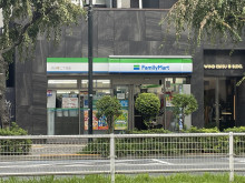 並びのファミリーマー