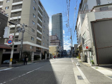 インテリアビル前面の