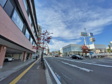 金剛院丁S・Sビル前