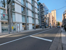 510ビルディング前